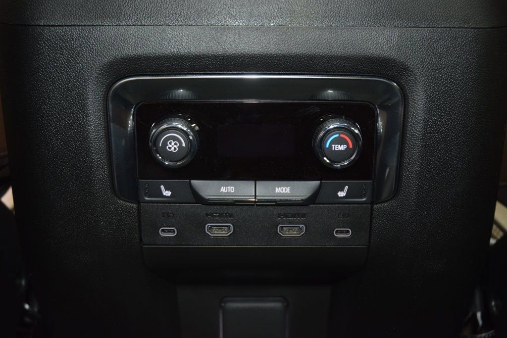 2026 Chevrolet Suburban High Country - Photo 44