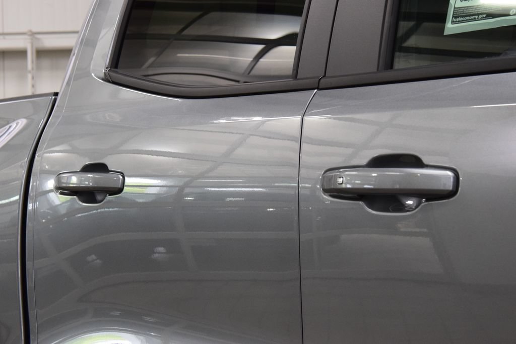 2026 Chevrolet Colorado ZR2 - Photo 22