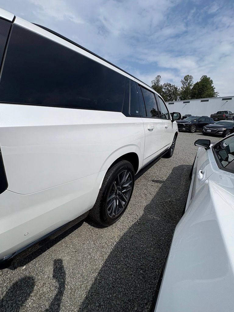 2023 Cadillac Escalade ESV Sport Platinum - Photo 6