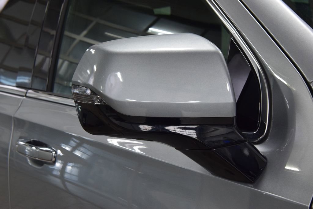 2024 GMC Yukon Denali - Photo 18