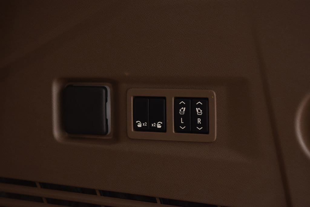 2024 GMC Yukon Denali - Photo 27