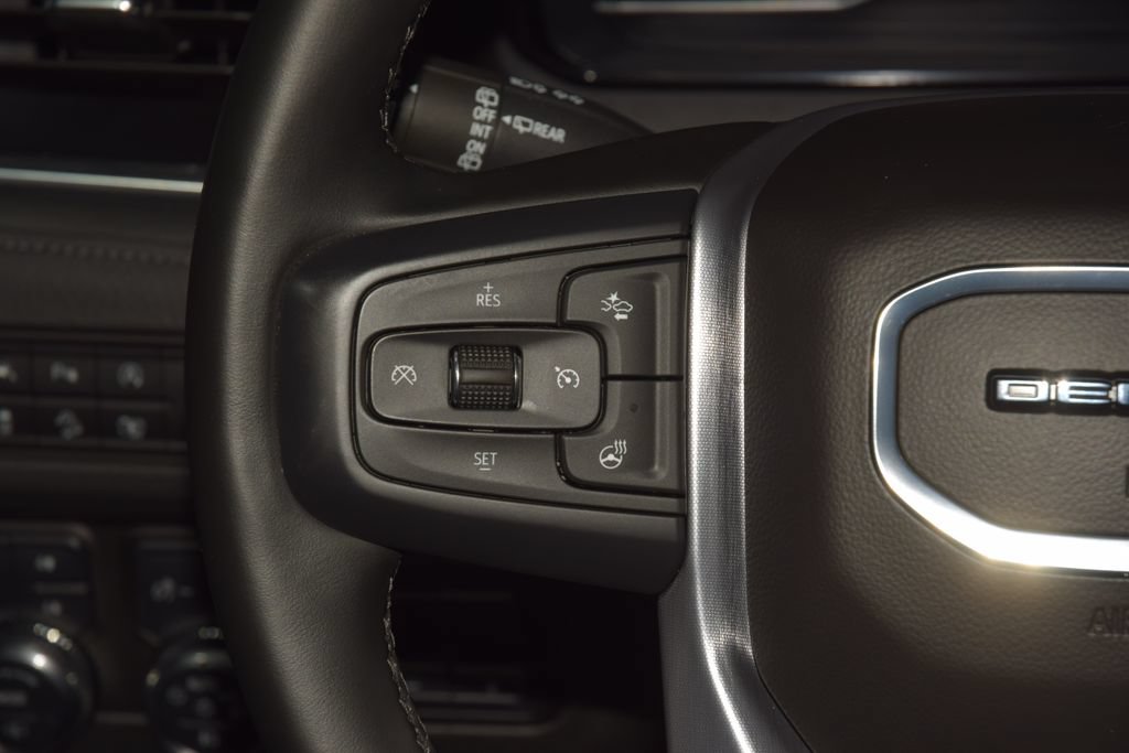 2024 GMC Yukon Denali - Photo 39