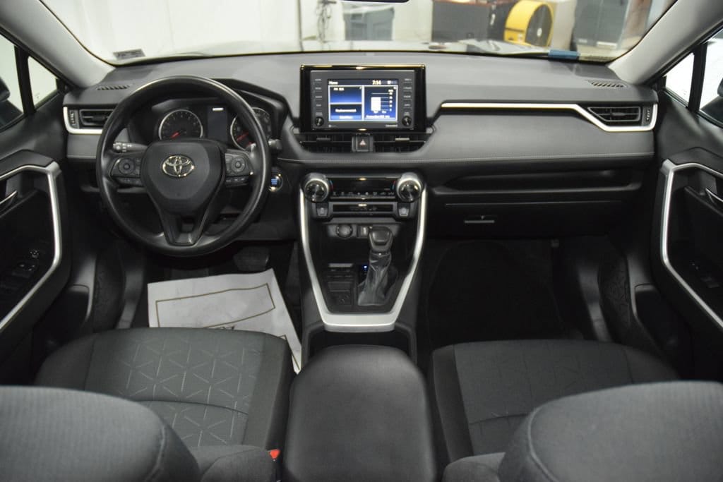 2022 Toyota RAV4 XLE - Photo 27