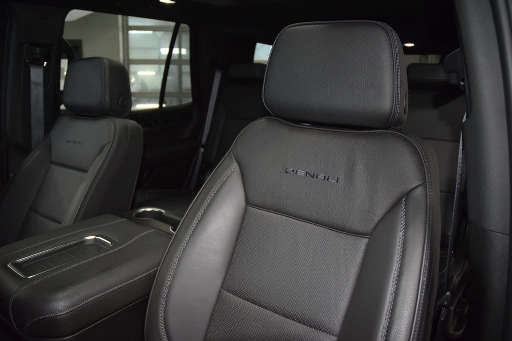 2024 GMC Yukon Denali - Photo 43