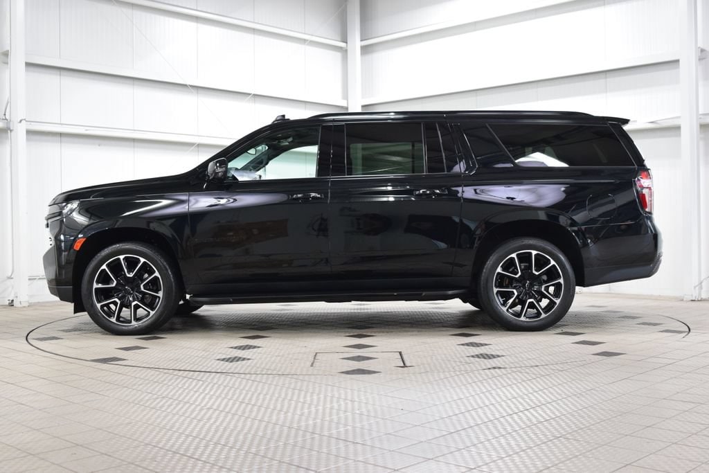 2024 Chevrolet Suburban RST - Photo 4