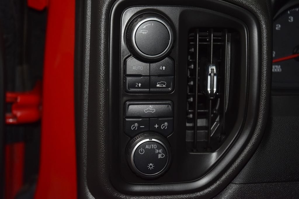 2023 Chevrolet Silverado 1500 Custom - Photo 32
