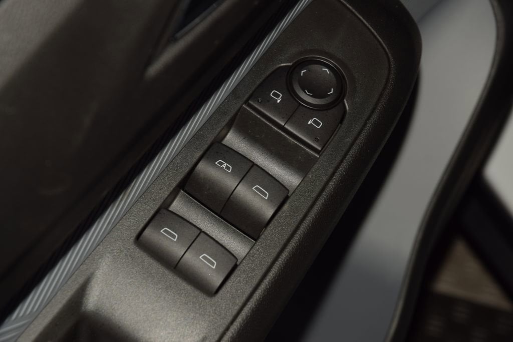 2027 Chevrolet Bolt RS - Photo 42