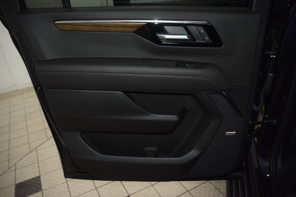 2026 Chevrolet Suburban High Country - Photo 46