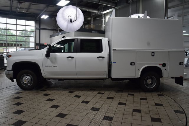 2025 Chevrolet Silverado 3500HD Work Truck photo 3