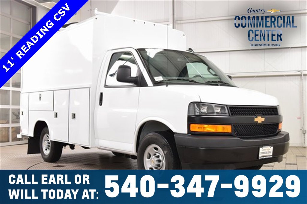 2025 Chevrolet Express Cutaway Base's photo