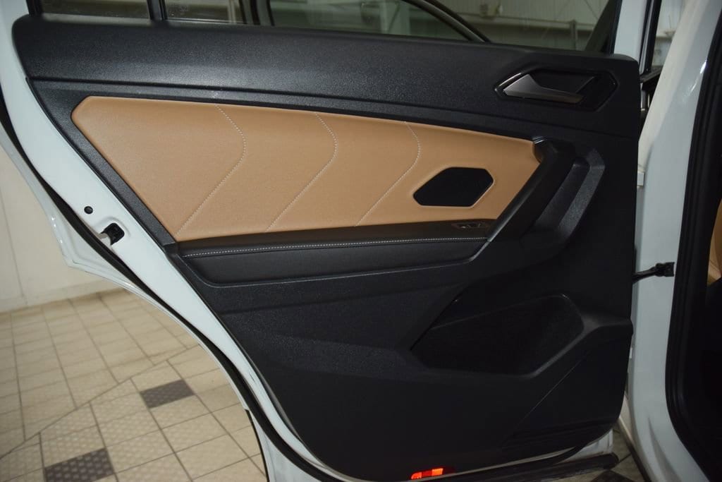 2022 Volkswagen Tiguan SE - Photo 40