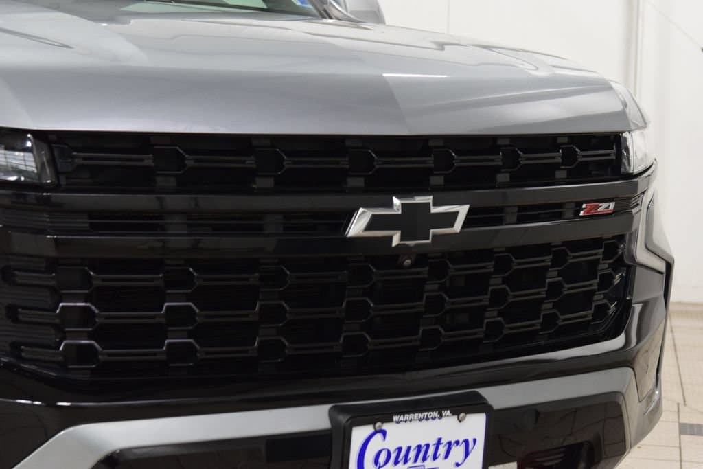 2024 Chevrolet Suburban Z71 - Photo 11