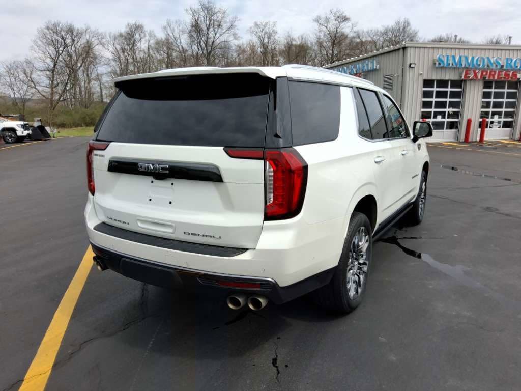 2024 GMC Yukon Denali Ultimate - Photo 7