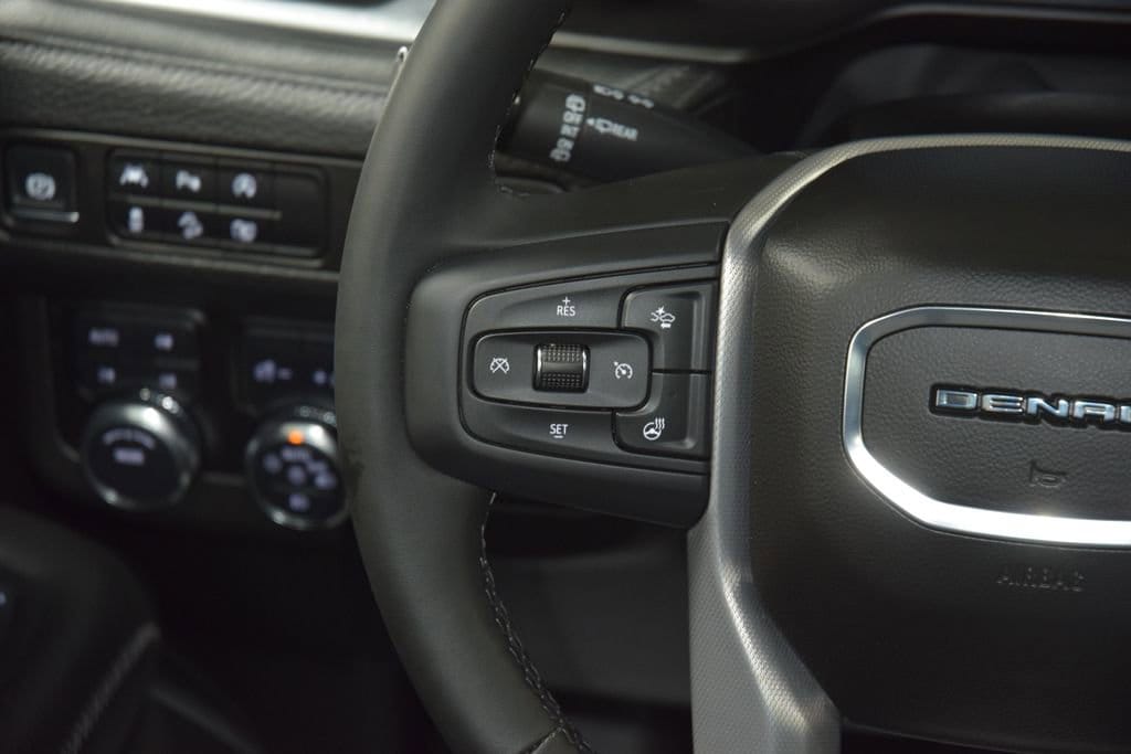 2024 GMC Yukon Denali - Photo 39