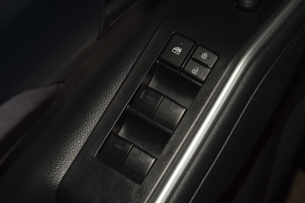 2023 Toyota Highlander LE - Photo 44