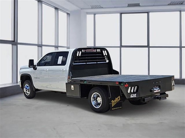 2024 Chevrolet Silverado 3500HD LT photo 2