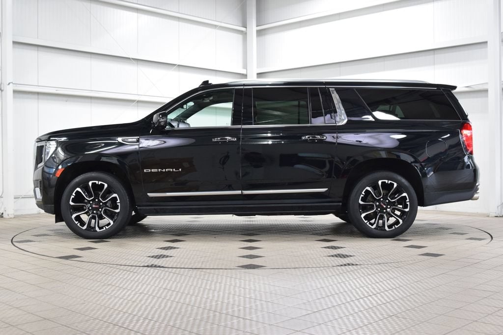 2023 GMC Yukon XL Denali - Photo 4