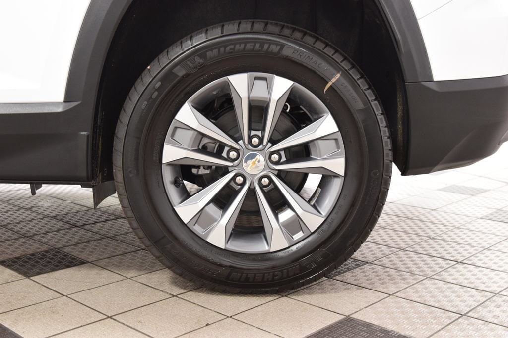 2027 Chevrolet Equinox LT - Photo 24