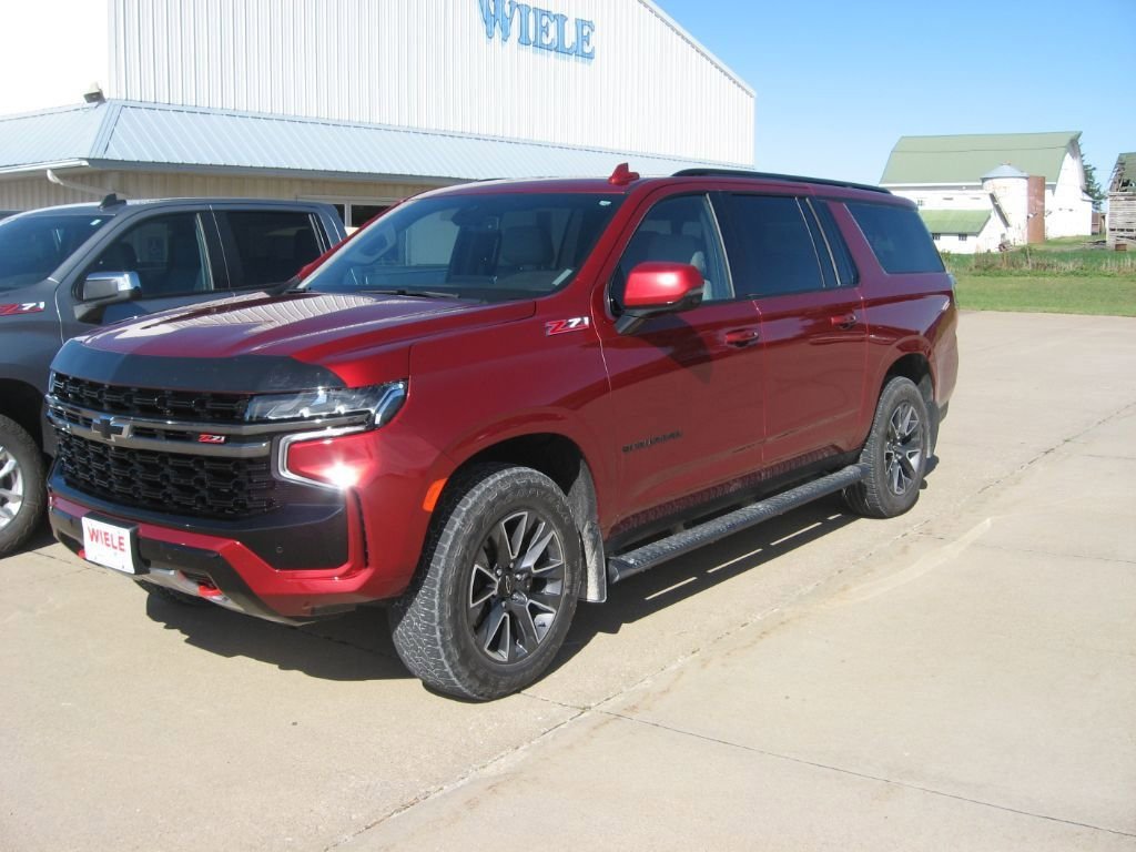 2022 Chevrolet Suburban Z71 photo 3
