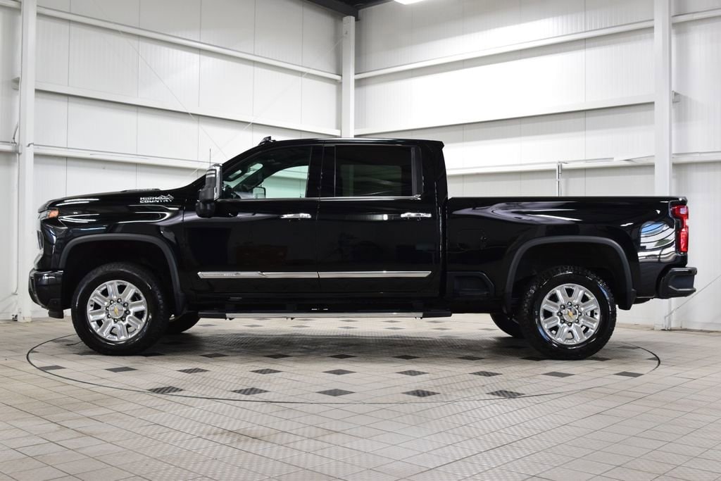 Used 2024 Chevrolet Silverado 2500 HD High Country Truck Crew Cab