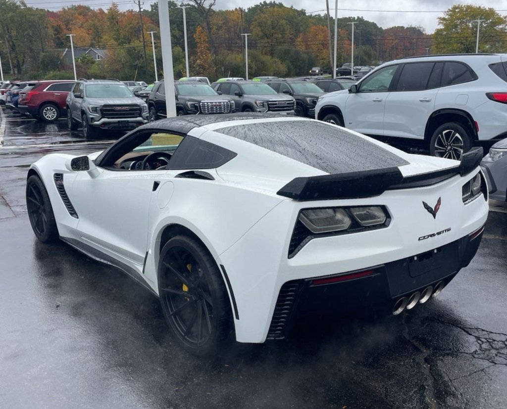 2016 Chevrolet Corvette Z06 2LZ photo 2