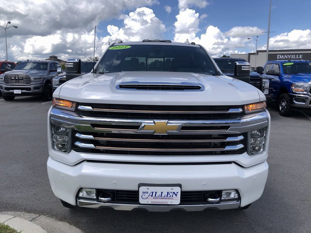 2023 Chevrolet Silverado 3500HD High Country photo 2