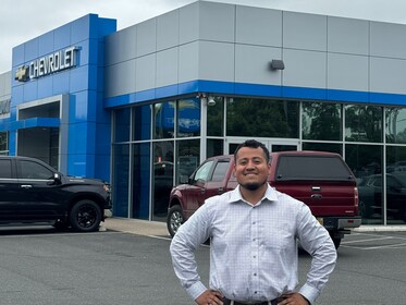 Staff member Carlos Linares from ID_7f9756d4872a
