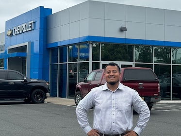 Staff member Carlos Linares from ID_7f9756d4872a