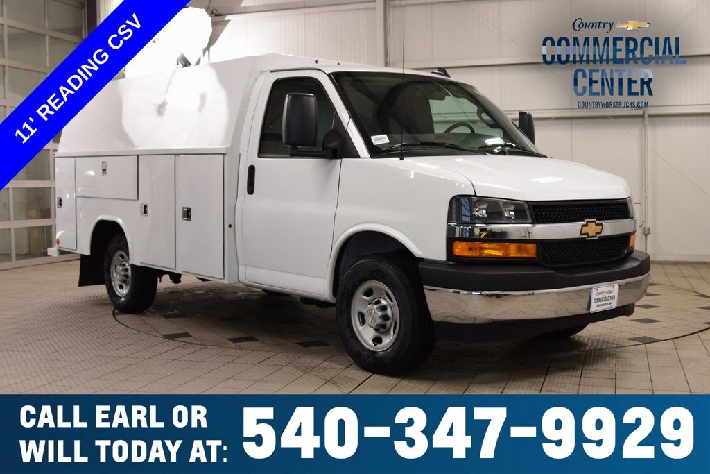 Summit White 2025 Chevrolet Express Chassis Van Rear-Wheel Drive Automatic