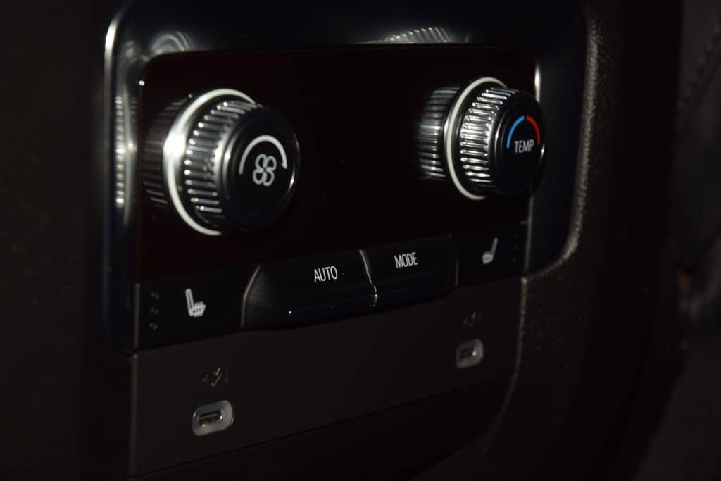 2024 GMC Yukon XL Denali - Photo 45