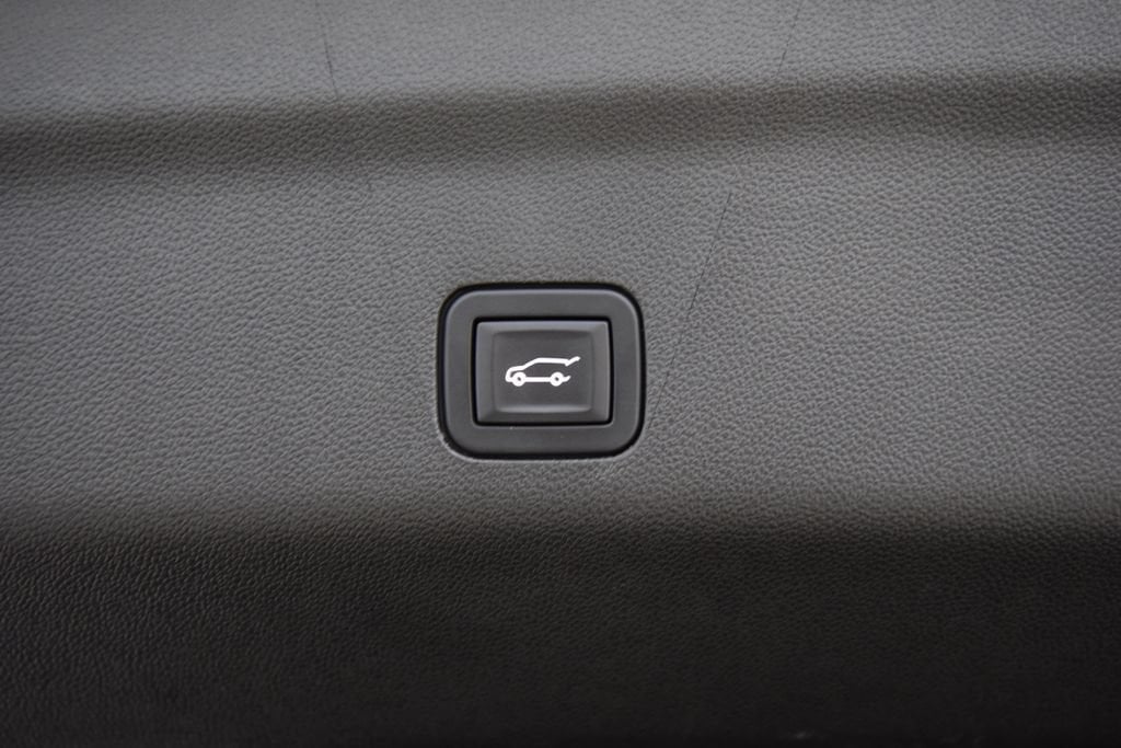 2024 Chevrolet Suburban RST - Photo 26