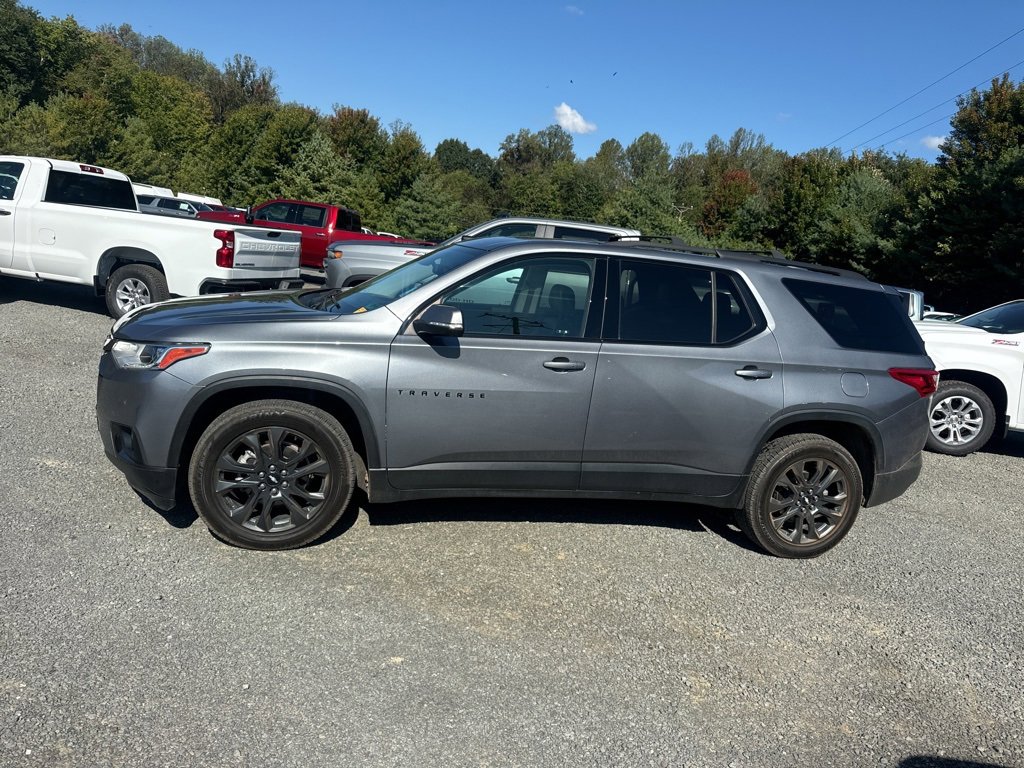 2021 Chevrolet Traverse RS photo 2