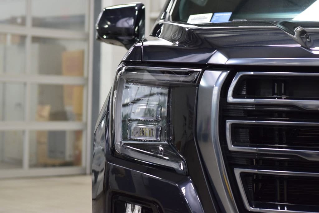 2024 GMC Yukon AT4 - Photo 12