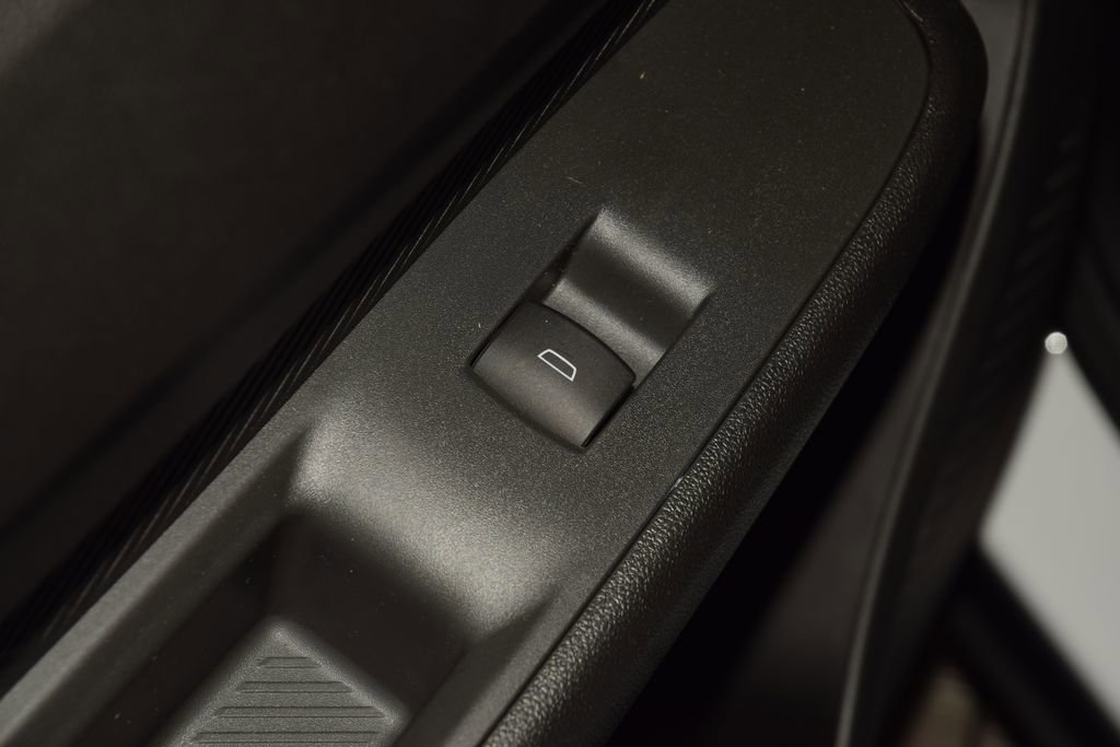 2027 Chevrolet Bolt RS - Photo 40