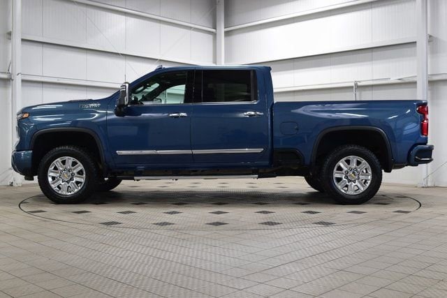 2024 Chevrolet Silverado 3500HD High Country - Photo 4