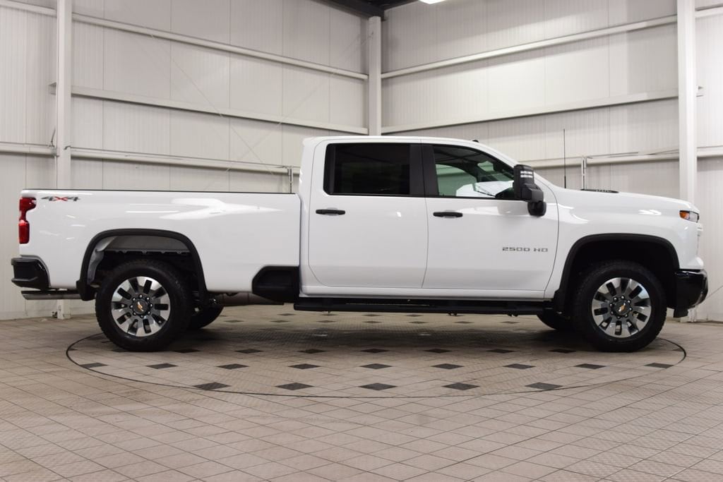2026 Chevrolet Silverado 2500 HD Custom - Photo 9
