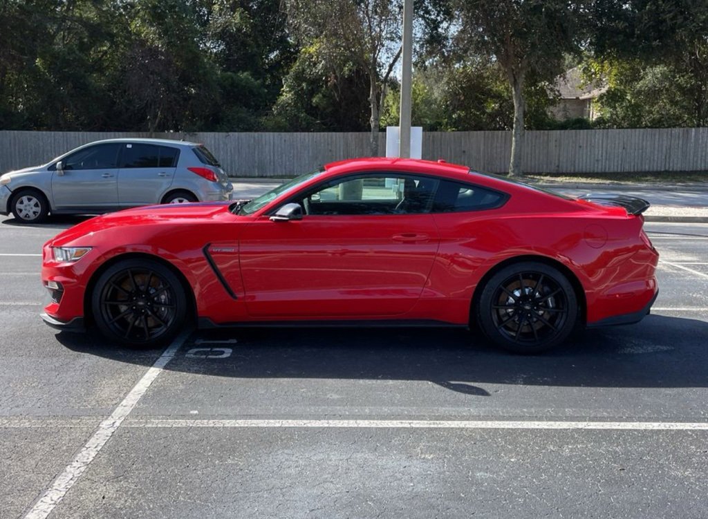 2017 Ford Mustang Shelby GT350 photo 4