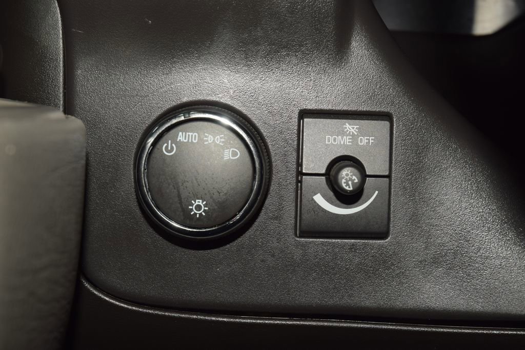 2025 Chevrolet Express Passenger LT - Photo 28