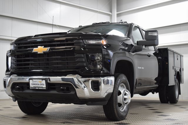 2025 Chevrolet Silverado 3500HD Work Truck photo 3