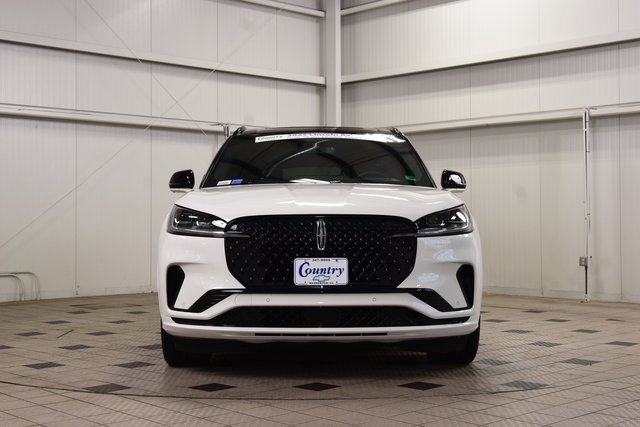 2025 Lincoln Aviator Reserve photo 2