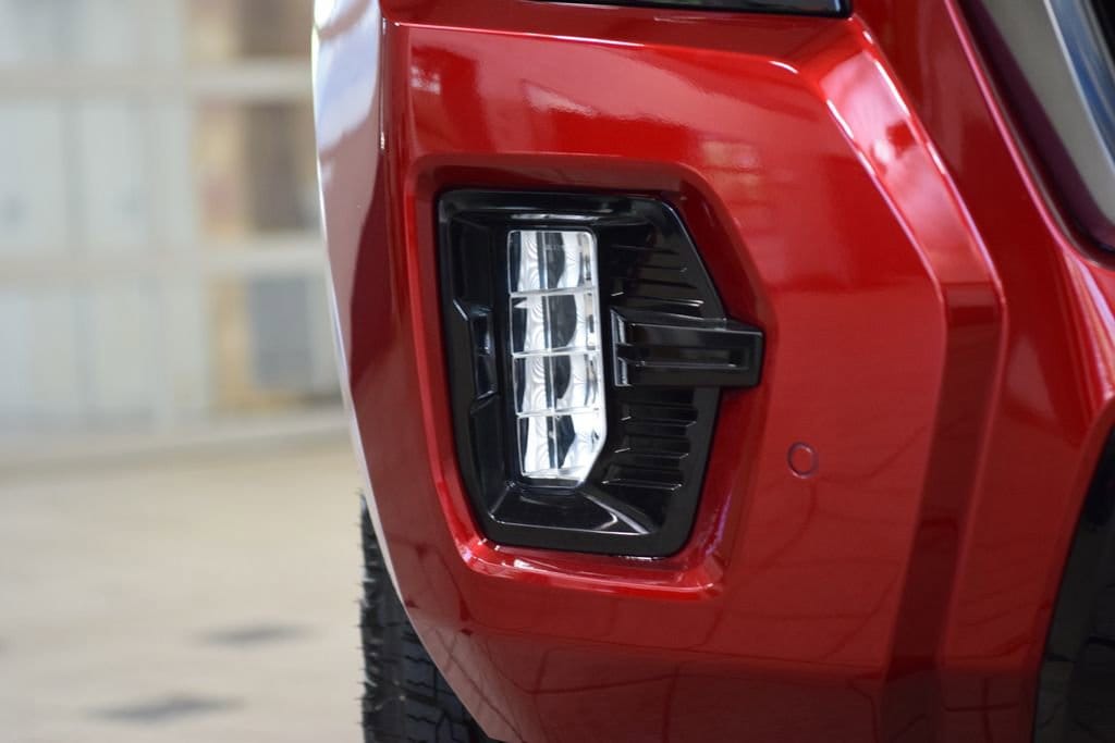 2024 GMC Yukon AT4 - Photo 14