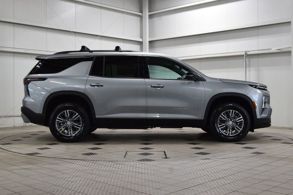 2026 Chevrolet Traverse LT - Photo 9