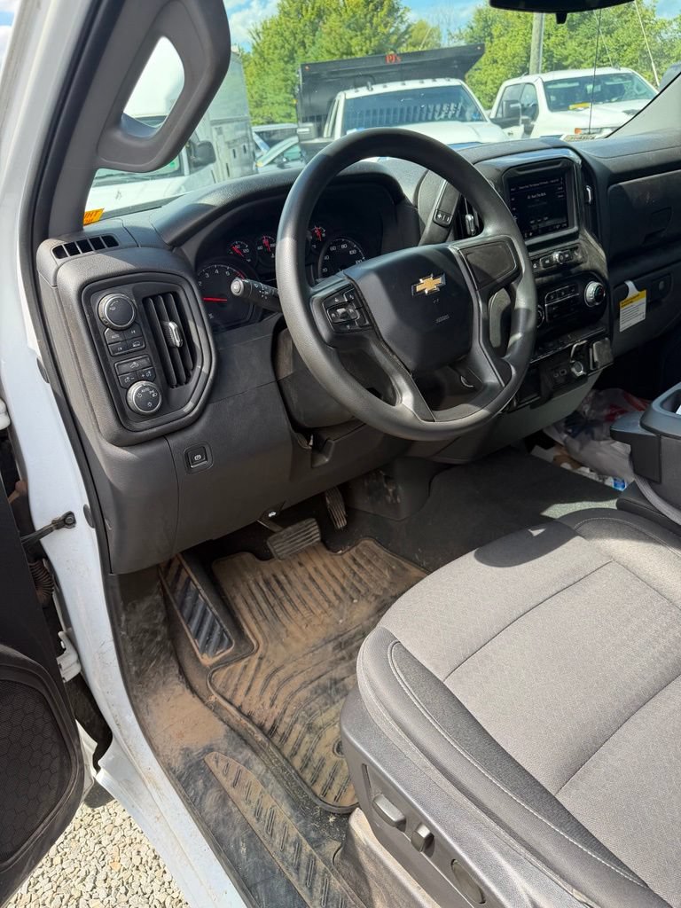 2024 Chevrolet Silverado 1500 Custom - Photo 18