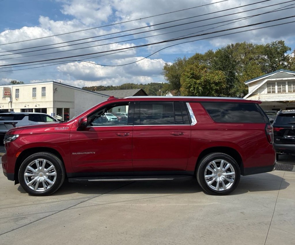 2023 Chevrolet Suburban High Country photo 2