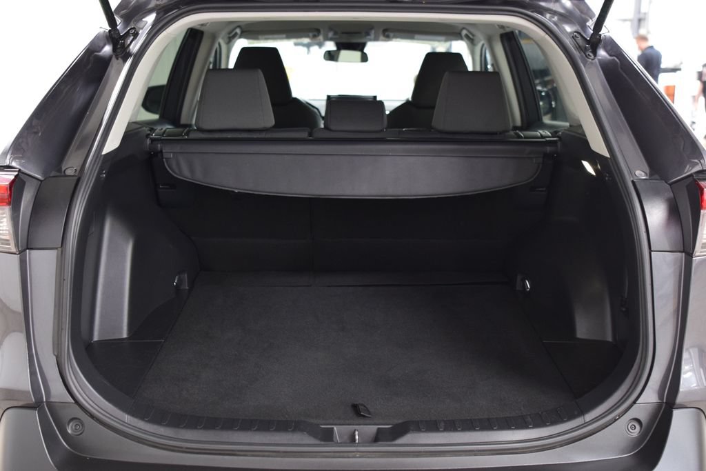 2022 Toyota RAV4 XLE - Photo 22