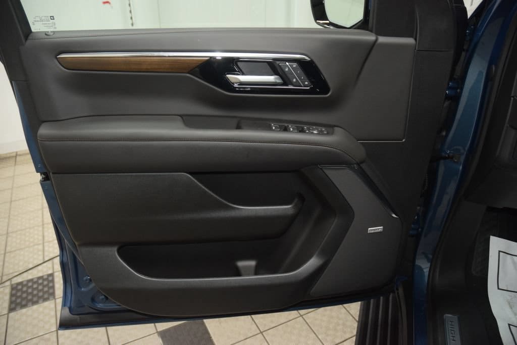 2026 Chevrolet Suburban High Country - Photo 48