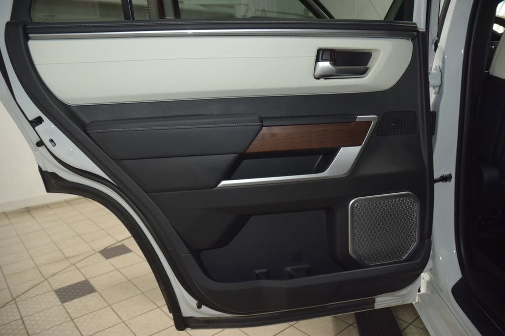 2025 Toyota Sequoia Capstone - Photo 48