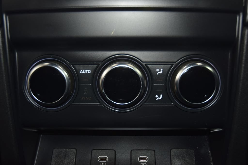 2024 Land Rover Defender X - Photo 45