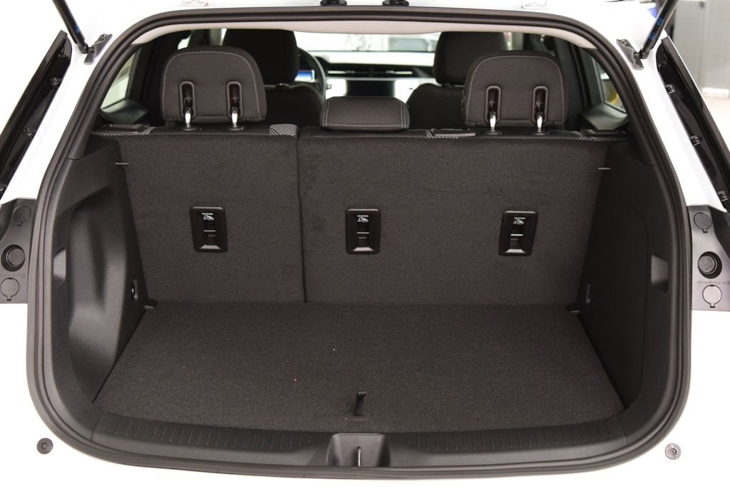 2027 Chevrolet Bolt LT - Photo 22