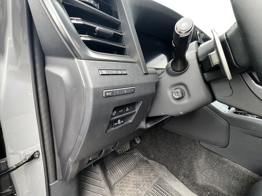 2025 Lexus GX Luxury - Photo 27